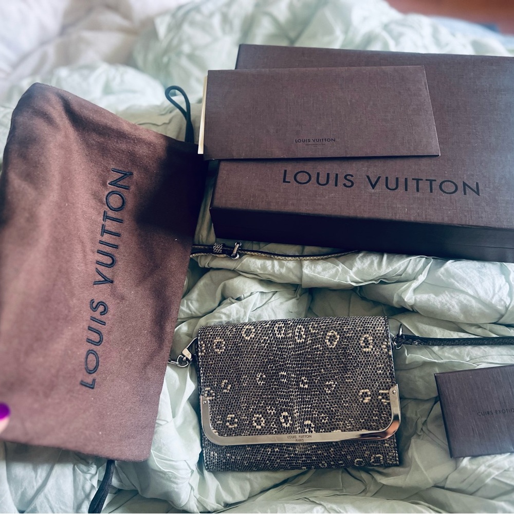 Louis Vuitton Ebony and Ivory Lizard Like New Crossbody Bag
